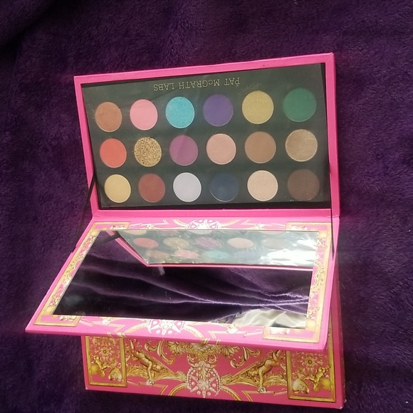 Makeup - Picture 3 of 3